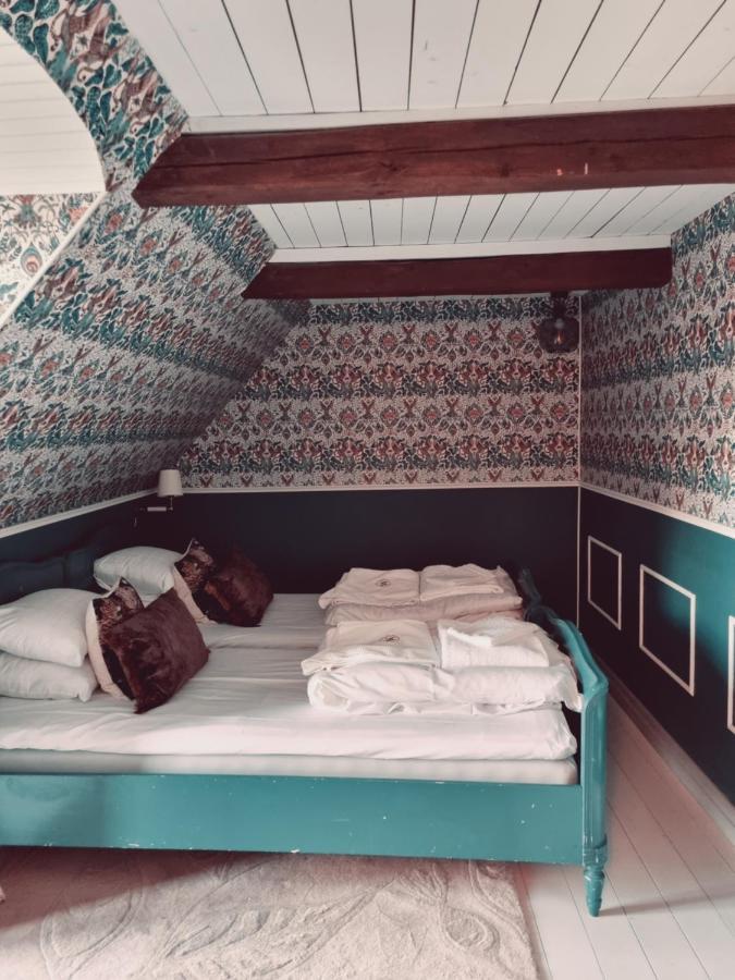 Idala Gard Hotel Трелебори Екстериор снимка
