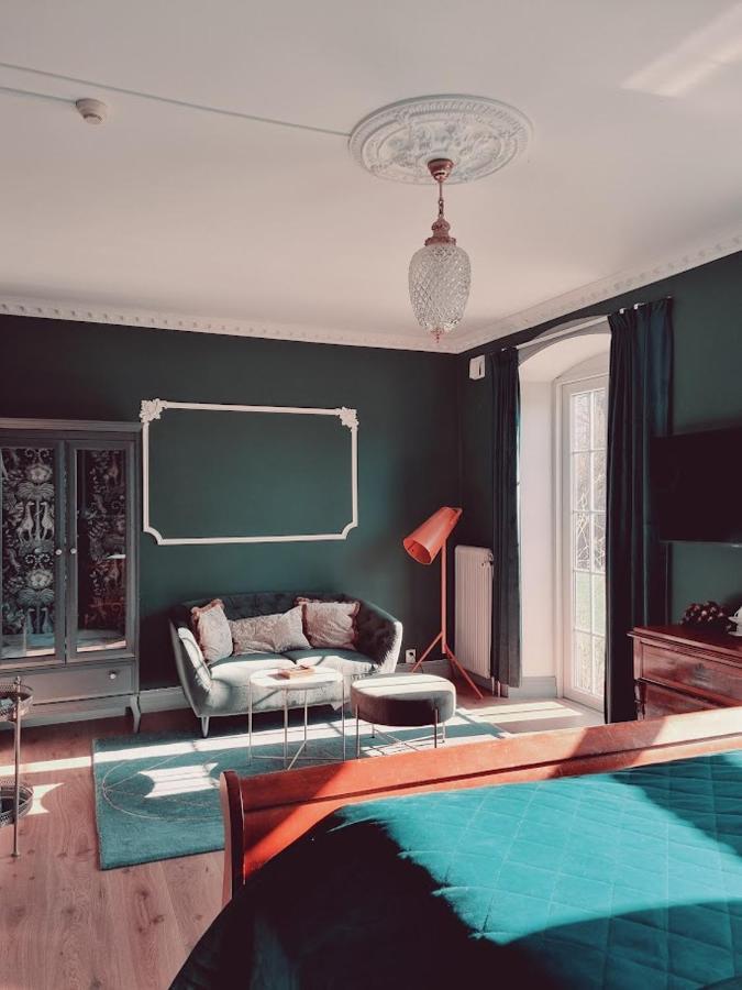 Idala Gard Hotel Трелебори Екстериор снимка
