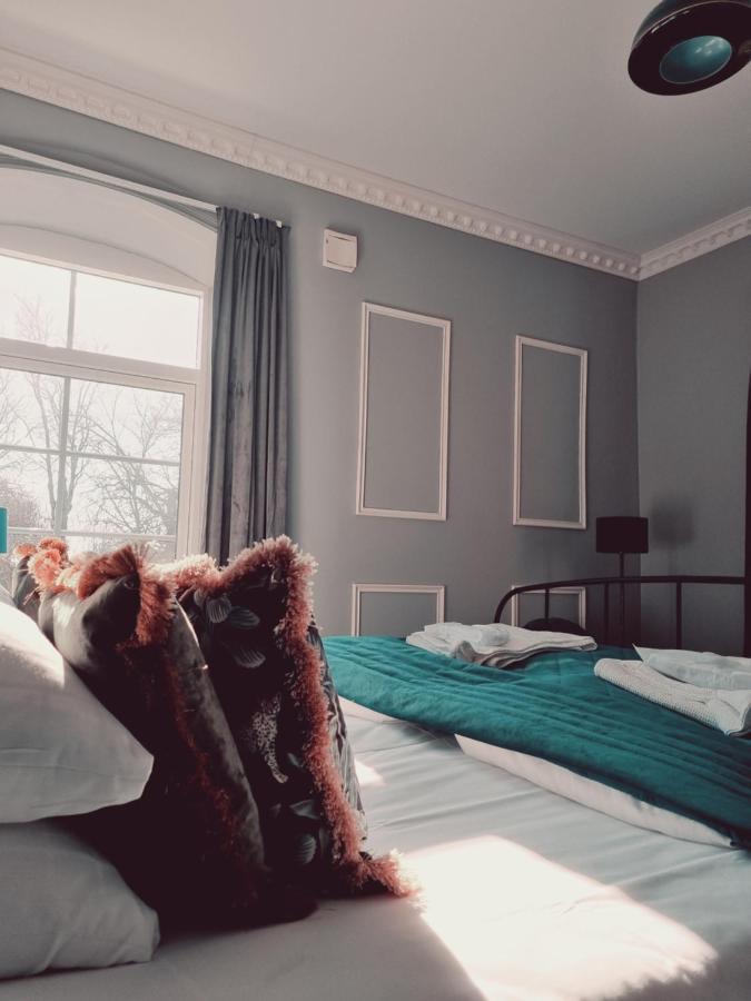 Idala Gard Hotel Трелебори Екстериор снимка