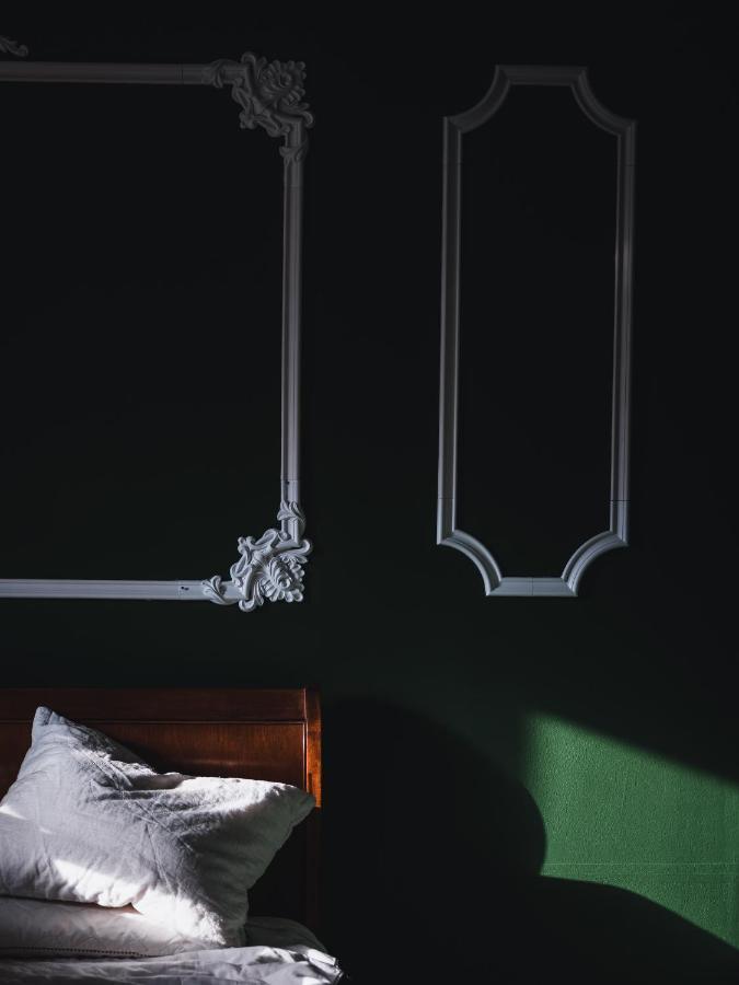 Idala Gard Hotel Трелебори Екстериор снимка